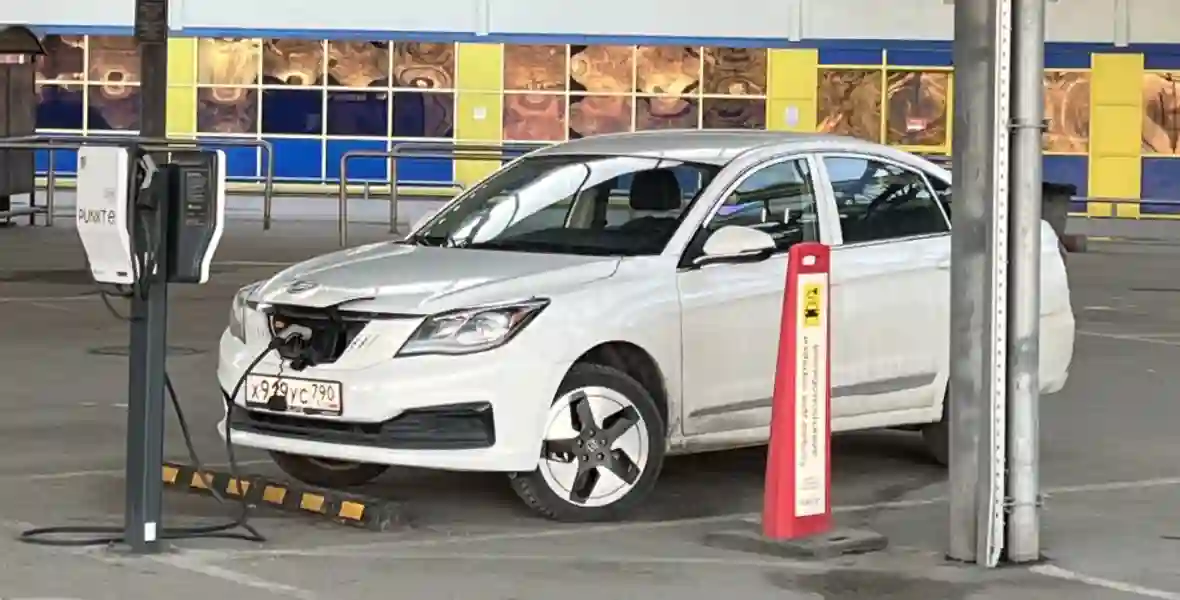 Новость Она за рулем» изучает EVOLUTE i‑PRO и новый маршрут